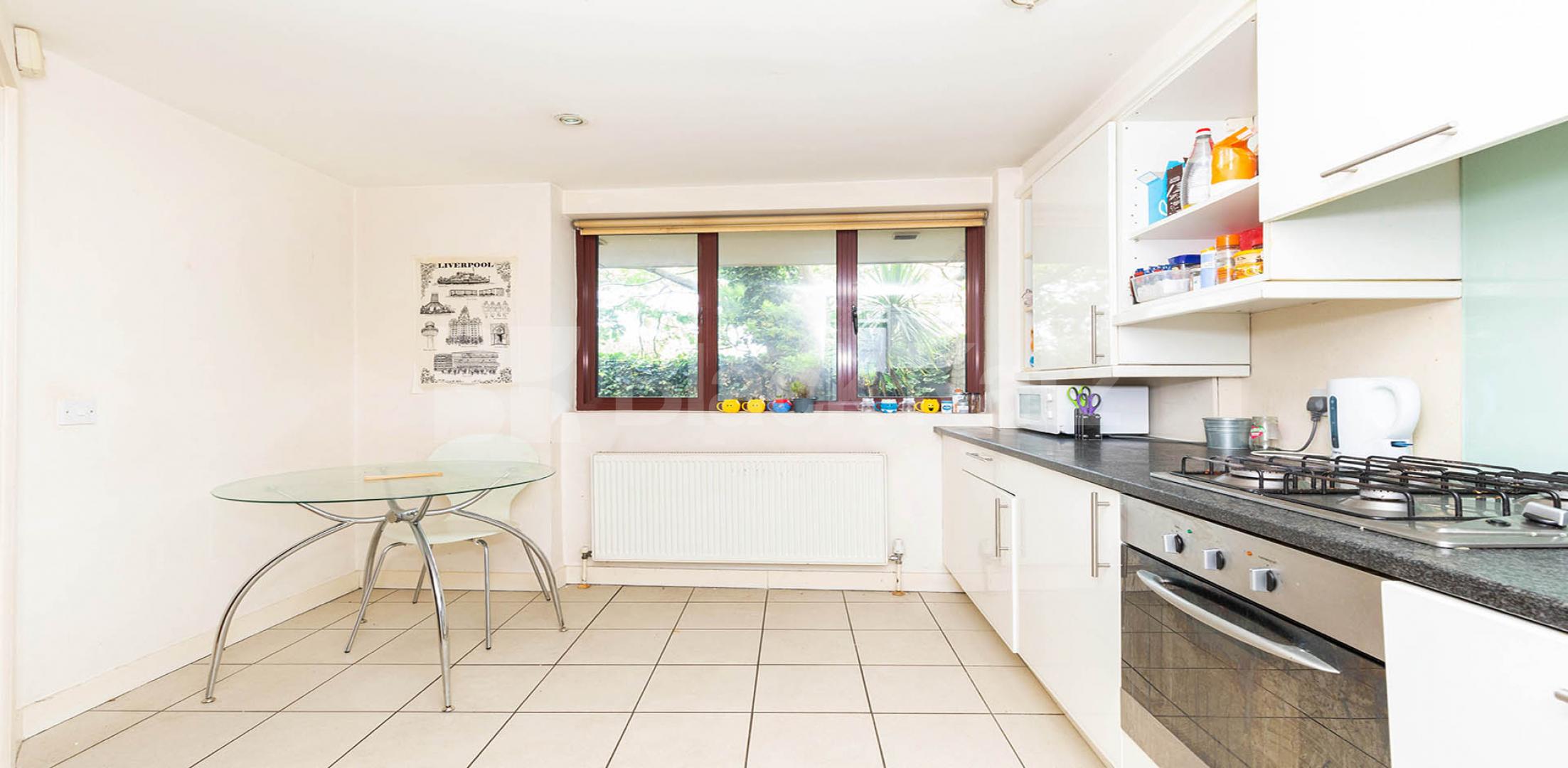 Modern 3 bed 2 bath within a private development mins to tube Barnsbury Grove, Kings Cross